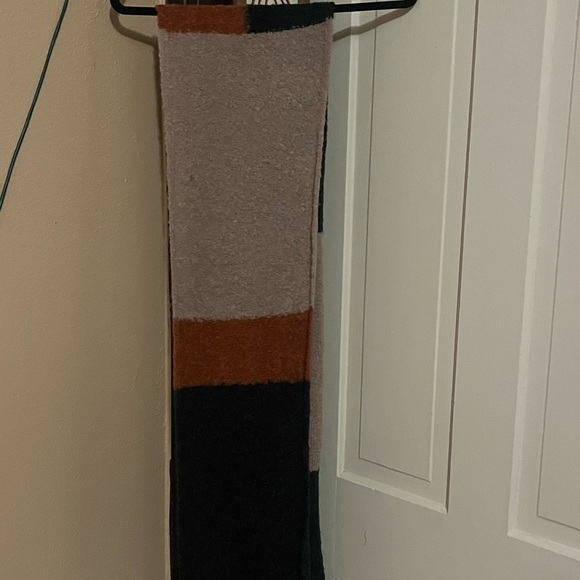 Bickley t Mitchell Wool & Alpaca And Other Blend Materials Scarf - Picture 8 of 9